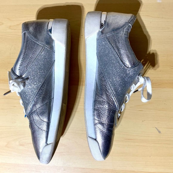 ♦️Michael Kors Women’s Addie lace up Silver Sneakers Size 8.5♦️ - Picture 11 of 14